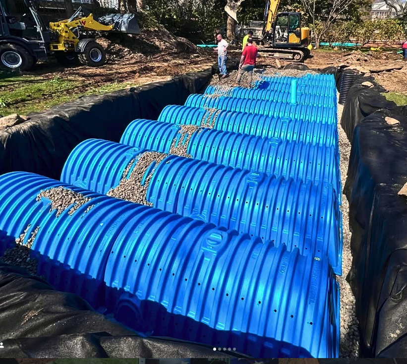 CULTEC dry well chamber installation system